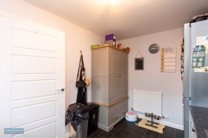 Kitchen/Breakfast Room- click for photo gallery